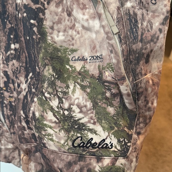 Cabela's Woodland Camo Vest - Picture 6 of 11